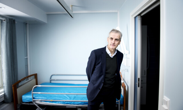Støre trekker inn sin mor mot regjeringens eldreløft: - Høie mest opptatt av å flytte middagen